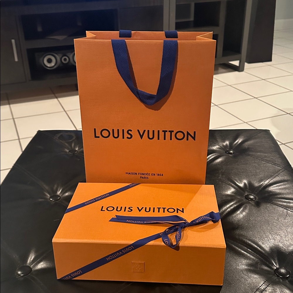 Louis Vuitton Orange Gift Set with Blue Details. (Fits Baseball Cap)